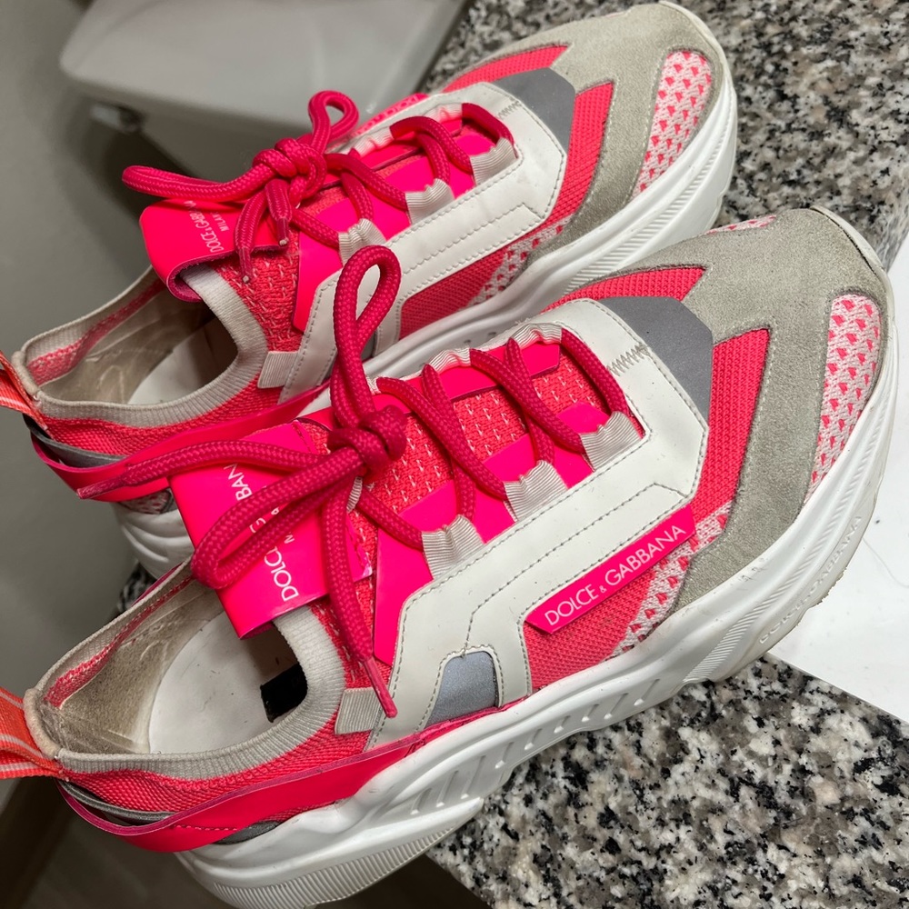 Dolce & Gabbana Pink & White Sneaker. Size 38.5.